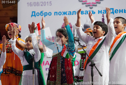 Image of Kids of Center of India folk art sing a song