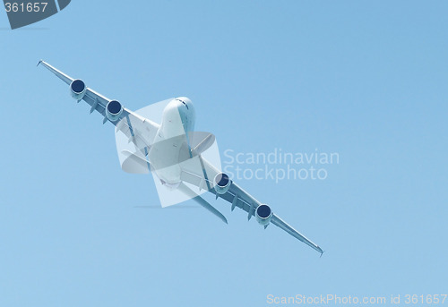 Image of Large airliner flying