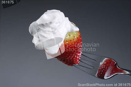 Image of Strawberry with cream