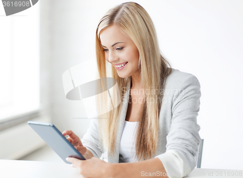 Image of woman with tablet pc