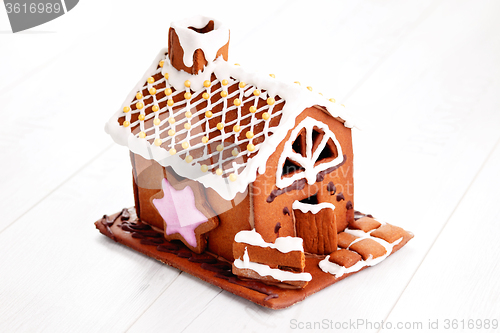 Image of gingerbread house 