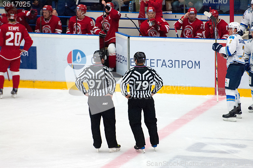 Image of Mirror referees