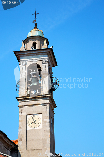 Image of monument  clock tower in    stone and 