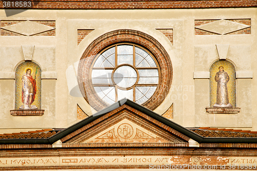 Image of rose window  italy  lombardy     in   parabiago    closed brick 