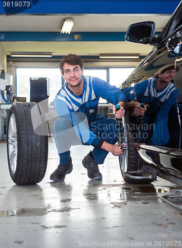 Image of Changing winter tires