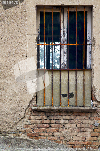 Image of   varese palaces azzate     abstract      wood  blind   concrete