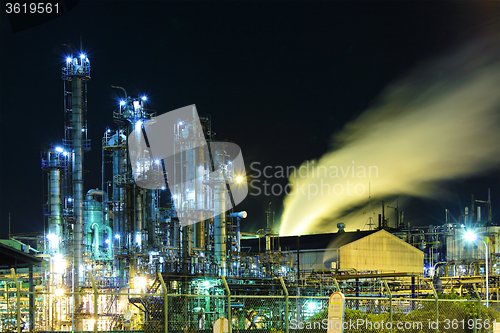 Image of Oil refinery at night