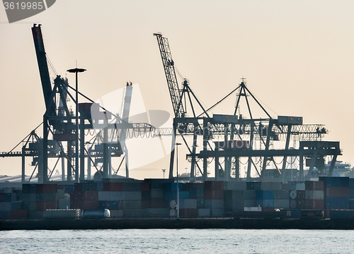 Image of the Rotterdam sea cargo port 