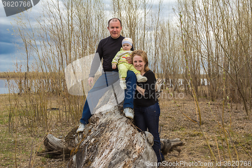 Image of Dad mom and son   