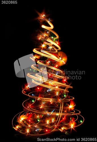 Image of xmas tree in the dark\r\n