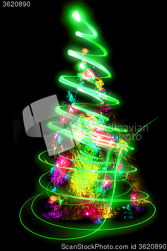 Image of xmas tree in green\r\n
