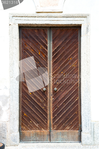 Image of wall door in italy the historical gate