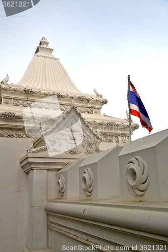 Image of  pavement gold   flag       bangkok  thailand incision of the te