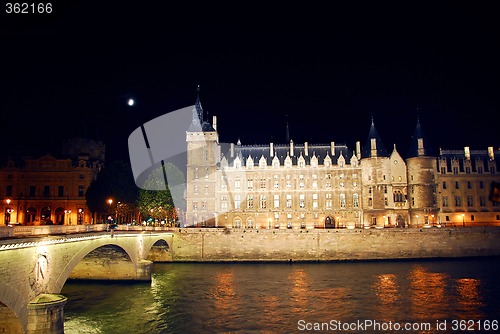 Image of Nighttime Paris