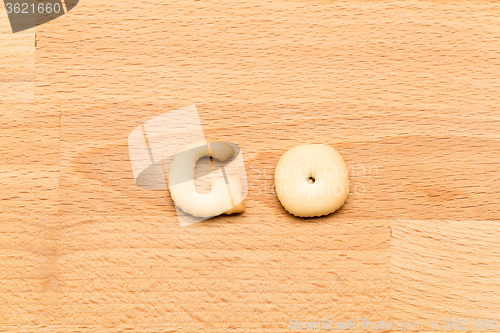 Image of Word go cookie over the wooden background