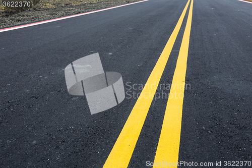 Image of Road and yellow line