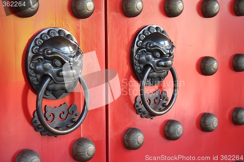 Image of Chinese temple doorway