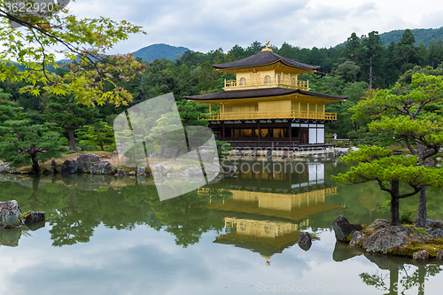 Image of Kinkaku-ji temple in Kyoto, Japan