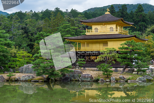 Image of Kinkaku-ji temple in Kyoto, Japan