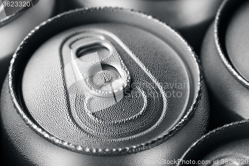 Image of Wet aluminium can with drink