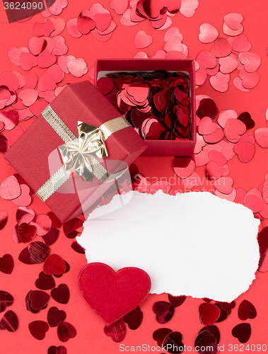 Image of Red hearts confetti