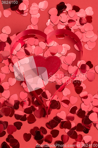 Image of Red hearts confetti