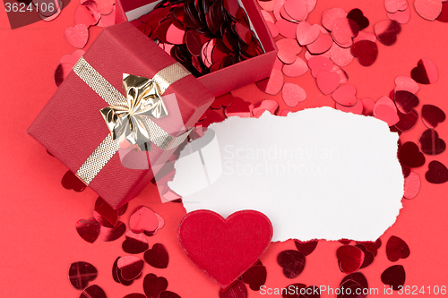 Image of Red hearts confetti