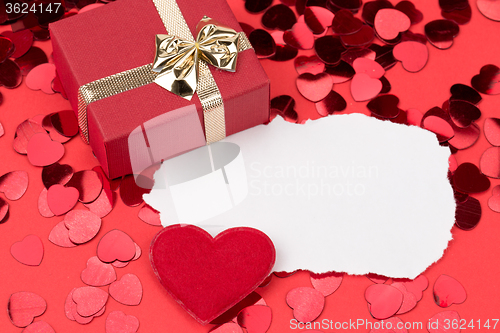 Image of Red hearts confetti