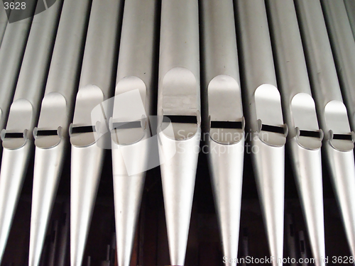 Image of organ pipes