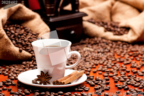 Image of Coffee grinder and cup 