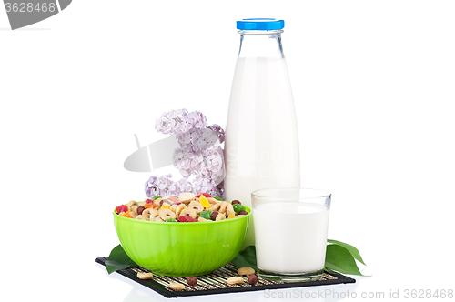 Image of Milk with tasty cornflakes