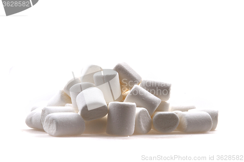 Image of white marschmallows isolated