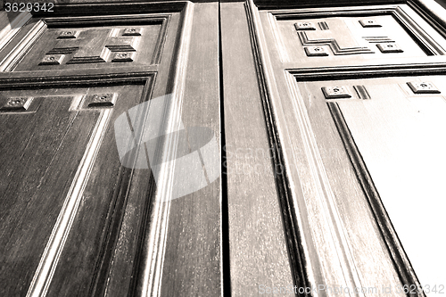 Image of   brown old door in italy europe