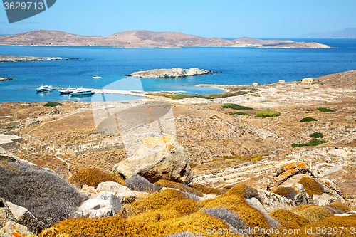 Image of temple  in delos  