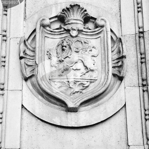Image of historic   marble and statue in old city of london england