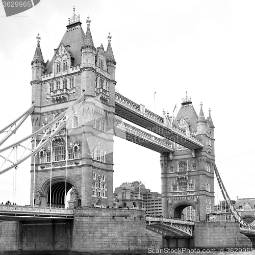 Image of london tower in england old bridge and the cloudy sky