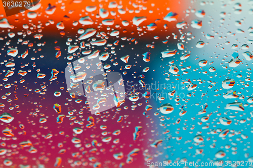 Image of water droplets