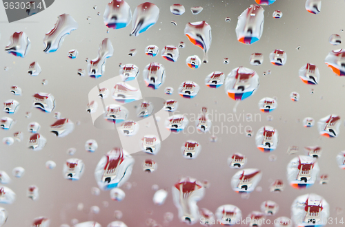 Image of water droplets