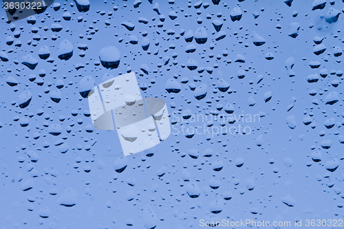 Image of water droplets