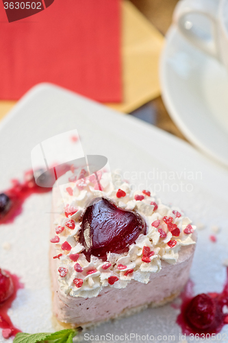 Image of heart-shaped valentine cake