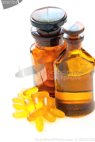 Image of Fish oil is in liquid form and in capsules.
