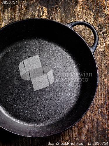 Image of empty black cooking pan