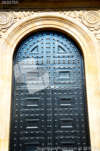 Image of in london   nail and light