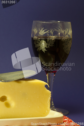 Image of red wine and cheese