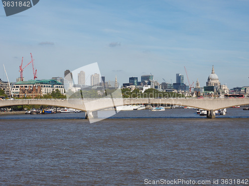 Image of Waterloo Bridge in London