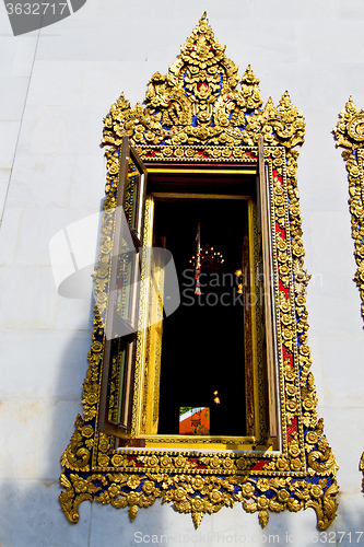 Image of window   in  gold     thailand incision of 