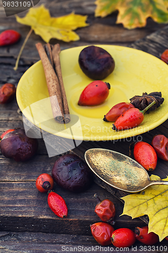 Image of Treatment with decoction of rose hips