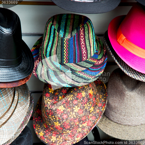 Image of in london old red hat and black  the  fashion shop