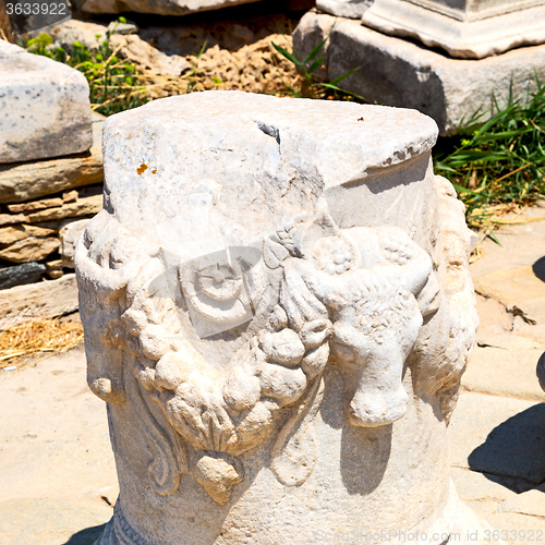 Image of archeology  in delos greece the historycal acropolis and old rui