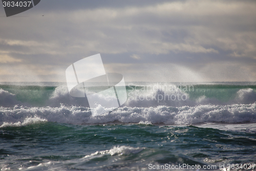 Image of Crashing waves